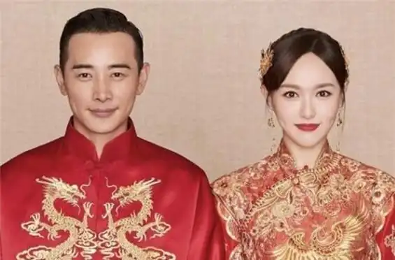 罗晋接唐嫣回家,夫妻罕见合体,一家三口生活幸福