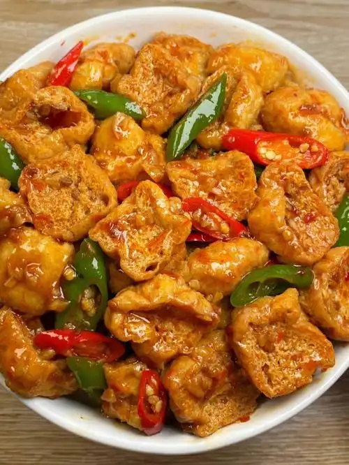 吸一口满满汤汁的豆腐泡鲜香麻辣