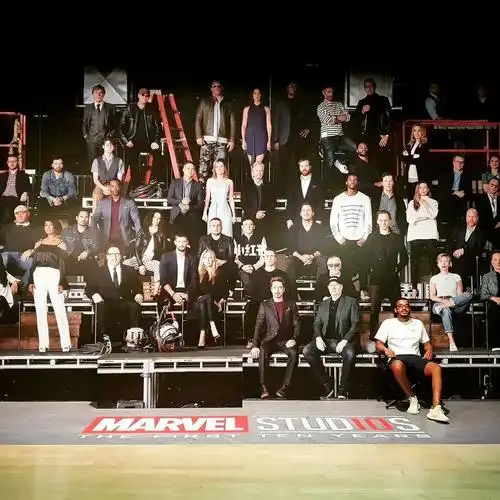 漫威十周年合影