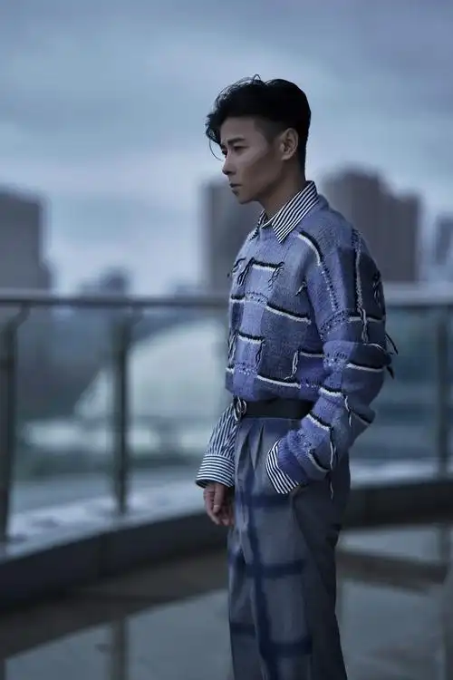 低开高走的披荆斩棘的哥哥(张晋:慢慢来,才能让我更踏实丨人物)