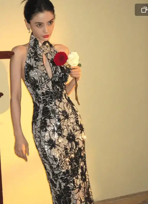 杨颖把事业彻底作没了,咖位降级与杨超越同座,憔悴迷茫全写脸上