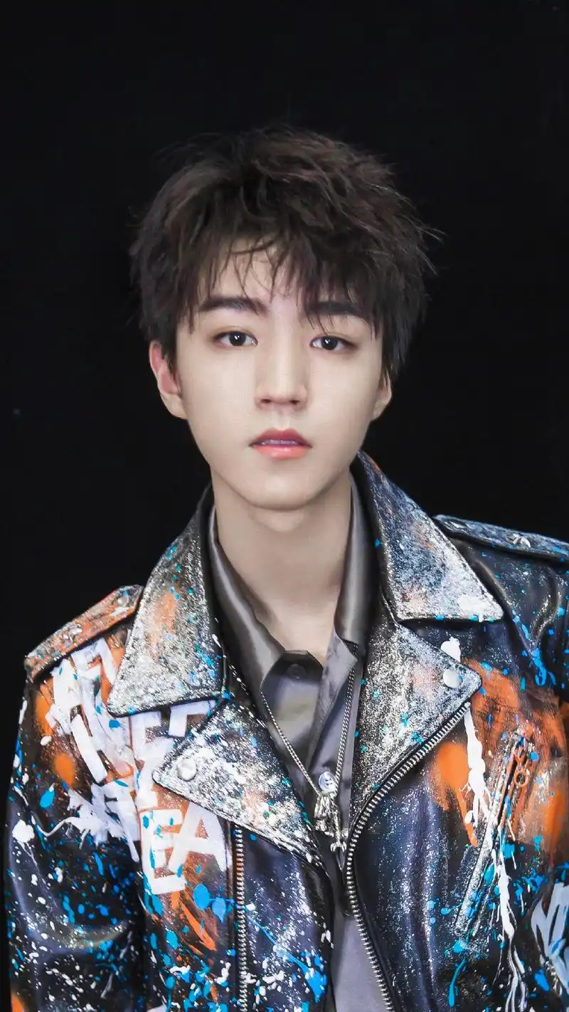 王俊凯帅气俊朗写真手机壁纸,明星,歌手,明星,帅哥,tfboys,王俊凯