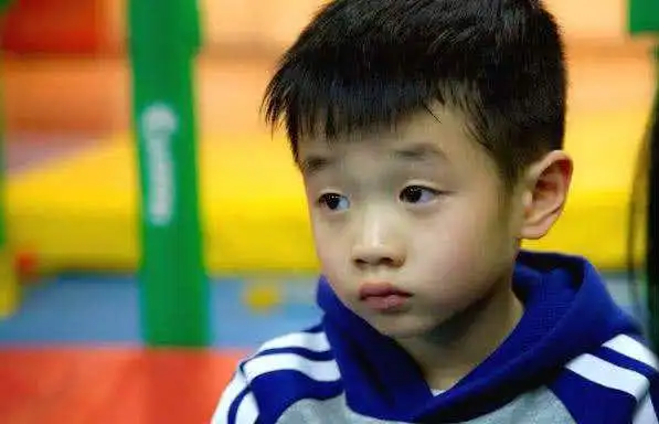 但是长大之后就会长残,想到小时候非常可爱的杨阳洋,很多人也都非常