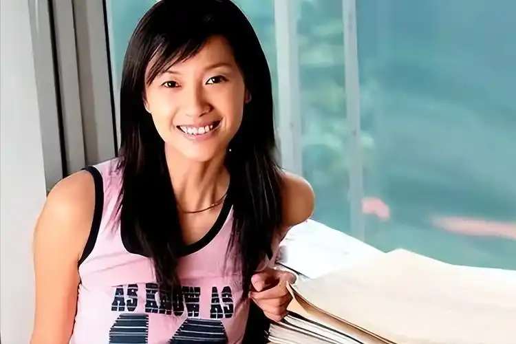 与黑人一起下海玩耍与吴奇隆散布丑闻马苏比徐静蕾还勇敢