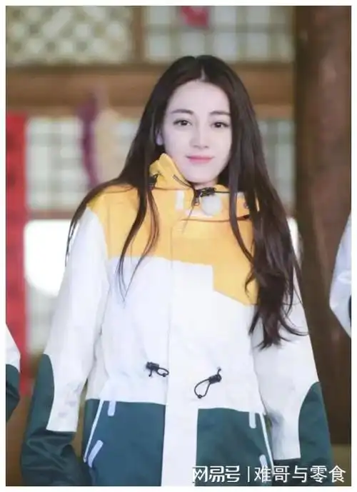 迪丽热巴走哪捂哪太装误会了看完生活照才明白她的苦衷