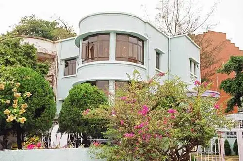 资料:"明星大比拼"--邓丽君香港故居(组图)