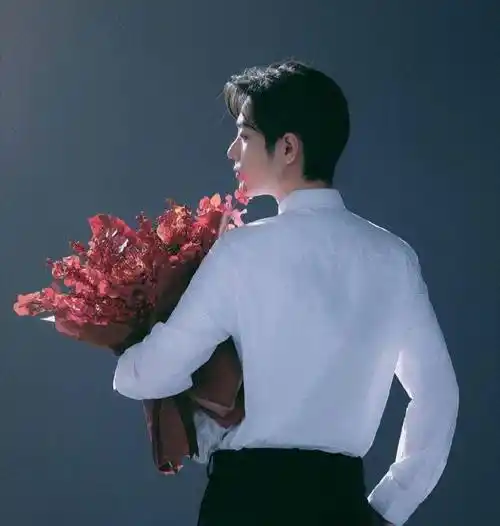 肖战天台大片出自谁手?