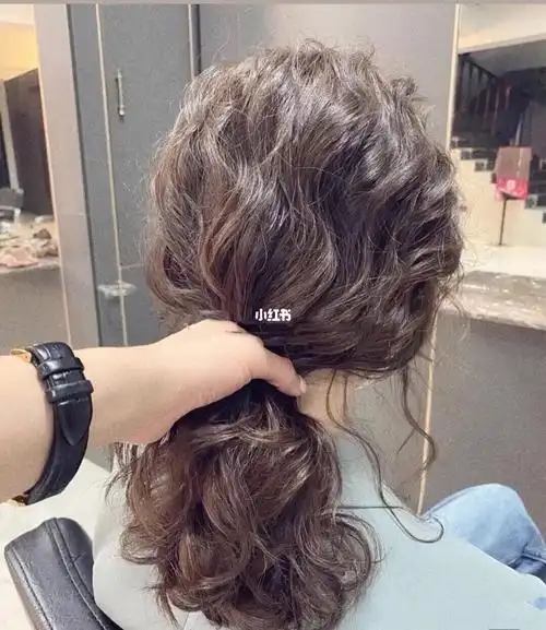 中长发小羊毛卷