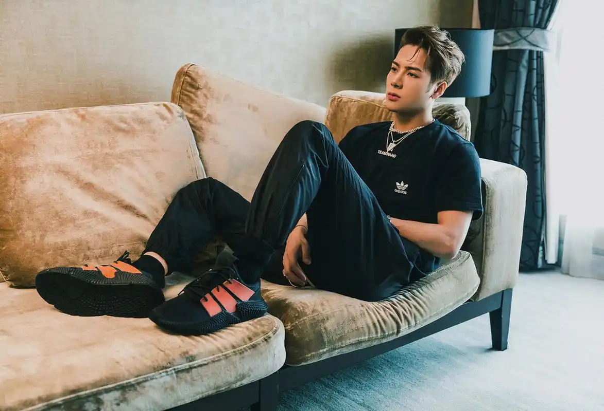 【王嘉尔公司退股张艺兴合伙企业】据相关资料显示,大玩家文化发展