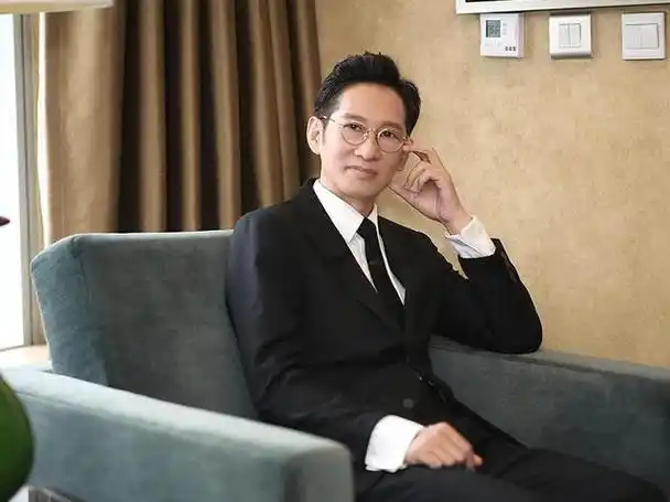 北京时间11月7日下午,中国著名演员王劲松的最新消息!