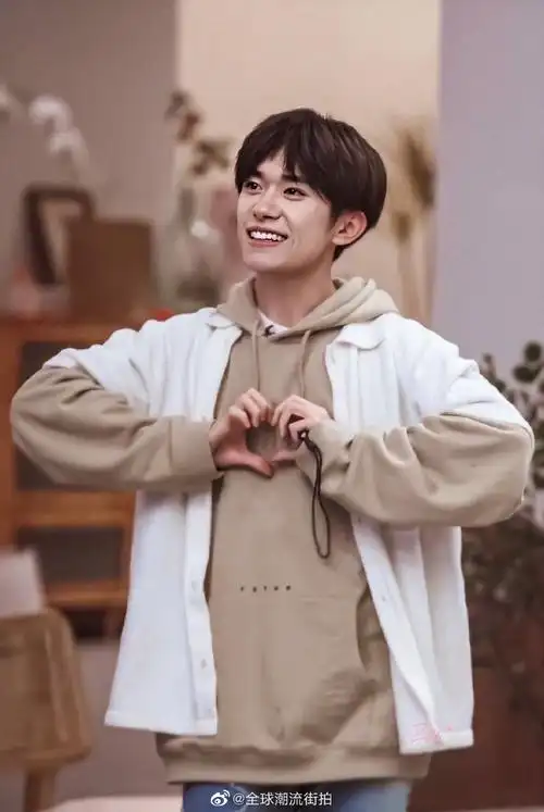 易烊千玺梨涡笑#心动挑战!