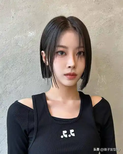 越简单越时尚,一刀切直发波波头,你的发型新选择