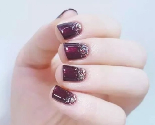 2018秋冬酒红色美甲图片款式合集 酒红色指甲油显手白吗