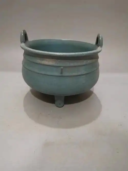 天青釉汝窑双耳三足鼎炉九五品