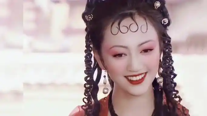 头顶666!若是没点本事,谁敢梳这样的刘海儿演妖妃妲己?