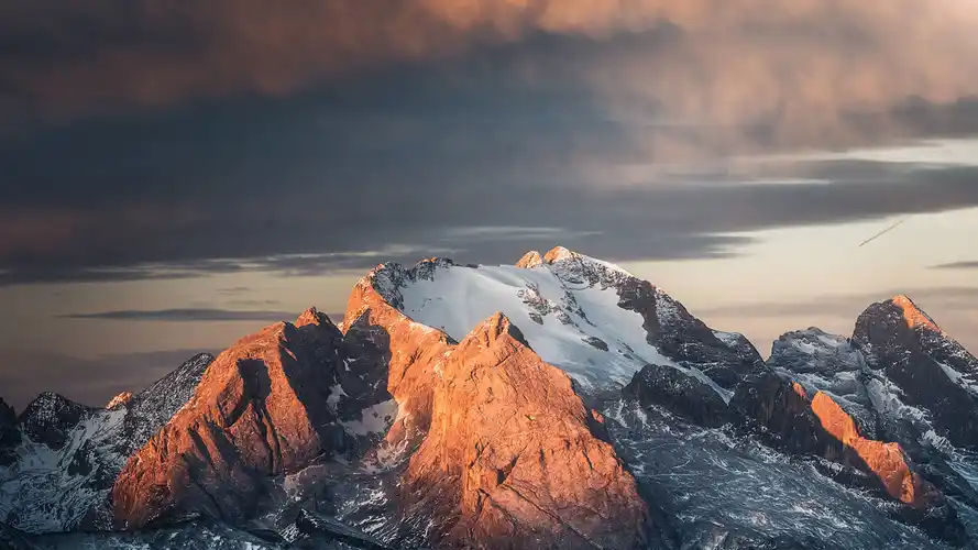 生肖蛇靠山来了,2月5号留意这个人,他就是你的贵人_领导_运气_事业