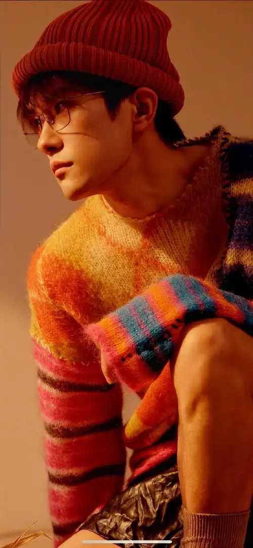 易烊千玺嘉人五月刊封面##易烊千玺乐谱封面