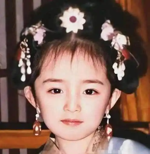5岁小糯米照片被曝光,看到真实长相后,难怪杨幂不愿公开_刘恺威_女儿