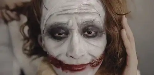 各国电影的诡异笑容看到张子枫吓哭了