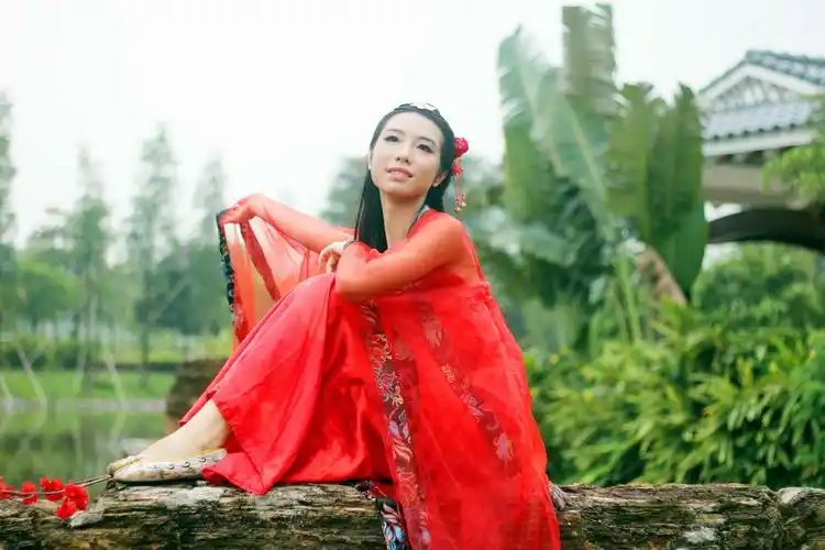 标题:官洲古装—红仙女