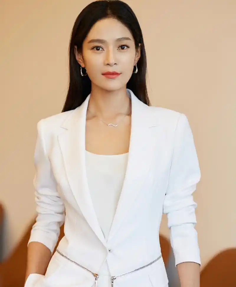 美女图片～王媛可