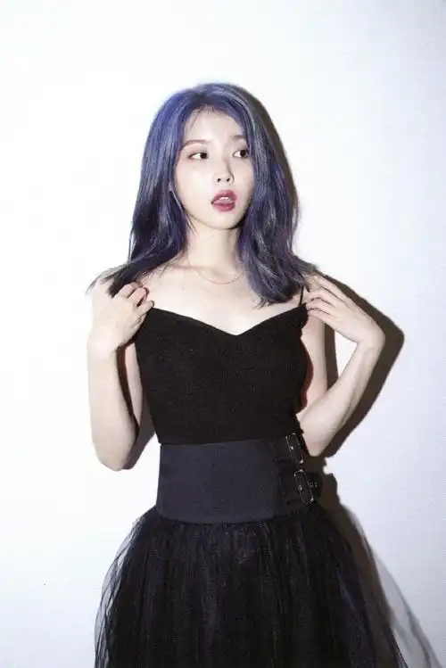 iu蓝发##iu头像无水印