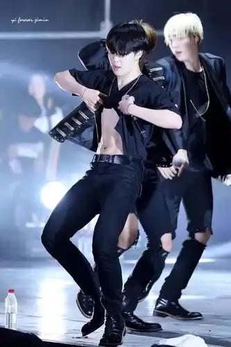 [防弹少年团][分享]180201 只属于米的福利 "朴致命"名品腹肌太撩!