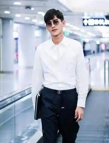 古力娜扎为张翰剪短发,爱他就要和他留一样的发型!_黑色_墨镜_灰色