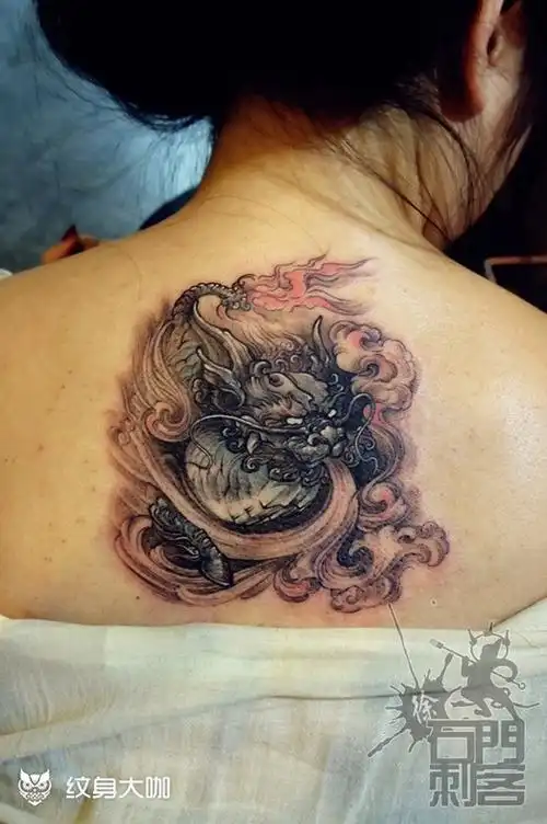 麒麟_成品背部纹身图案大全 - 纹身大咖