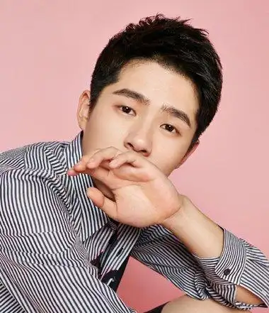 适合中学生男生剪的发型 各种男同学学生发型