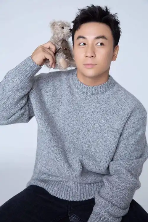 32岁释小龙近照发福认不出(释小龙被曝隐婚生女)(10)