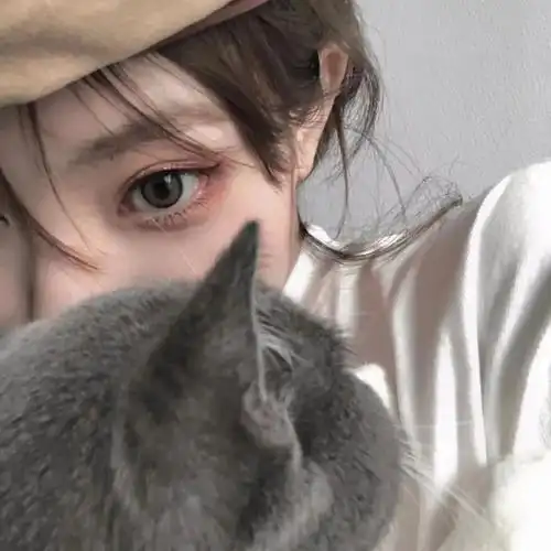 干净的女生真人头像