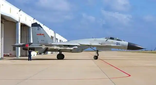 首先,让我们探讨一下歼11系列战斗机的发展历程.