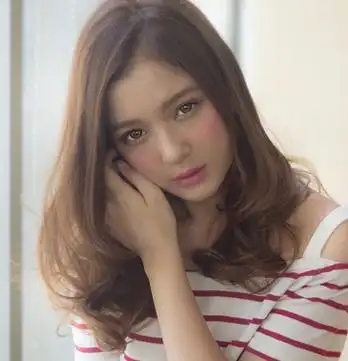 9款中长梨花烫发型 凸现出优雅气质