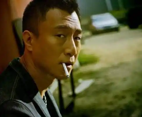 与巩俐假戏真做,分手大11岁丁嘉丽,今娶小15岁娇妻成功洗白_孙红雷