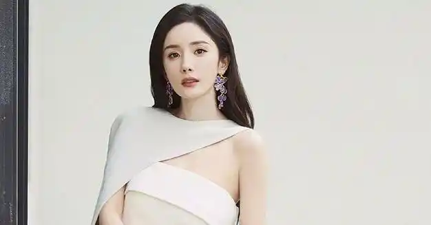 杨幂马面裙风波升级吃饺子喝豆汁营销自己弘扬中华文化引众怒