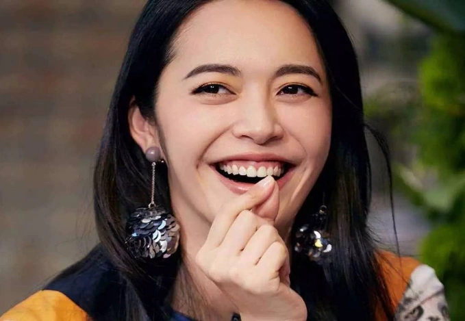 "大嘴美女"姚晨和凌潇肃分手的原因,分析姚晨的面相她嘴大怎么解释