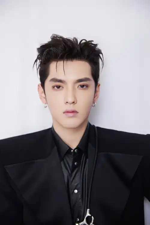 2021吴亦凡2020微博之夜_图片_视频集锦-爱豆app