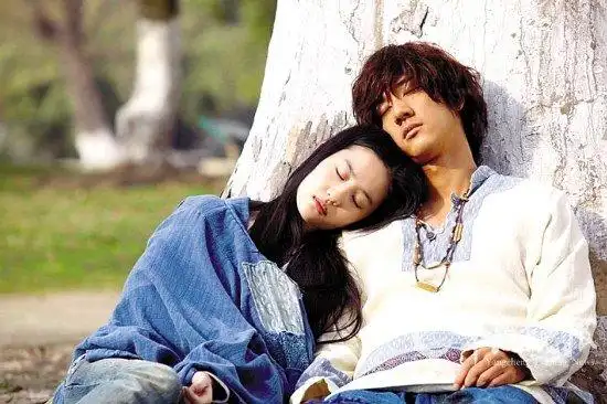 刘亦菲和王力宏时隔多年再次同框,两人合作过的电影《恋爱通告》已经