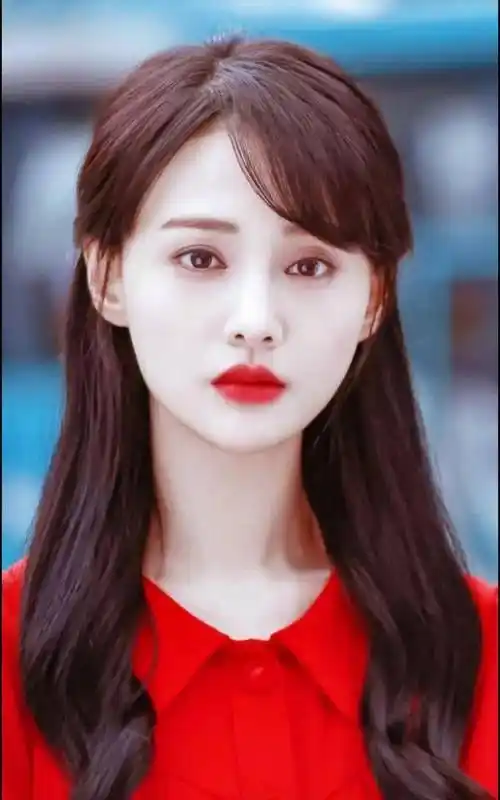 郑爽为孩子庆生画面曝光,吃快餐蛋糕被指寒酸,郑爽素颜显憔悴_网友