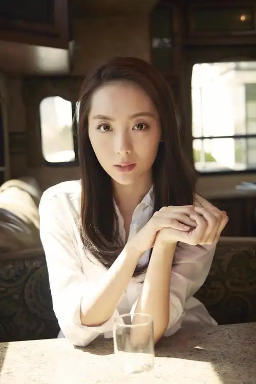 p>陶珞依 i>(原名苗洛依) /i>,3月11日出生于安徽省 a target="