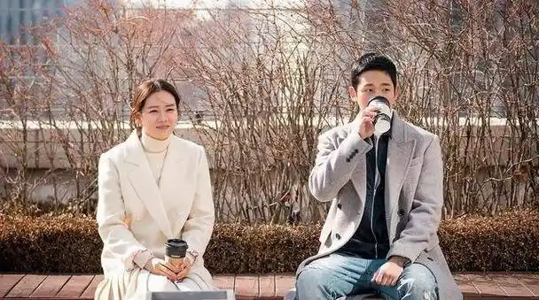 心理学:男人总是当众对你做这三件事,其实他是瞧不上你