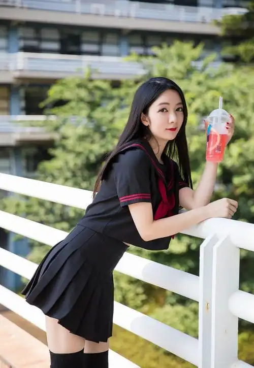 小热巴日式水手服室内