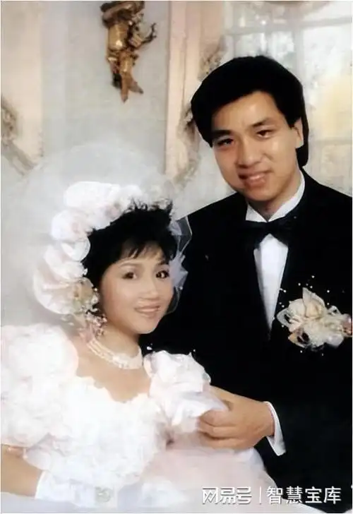 恋爱脑63岁女星老公打麻将深夜不归家在家哭着等令对方悔改