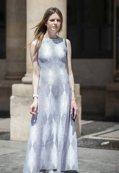 快跟着沈梦辰金晨穿针织裙,藏肉又时髦_黑色_美得_元素