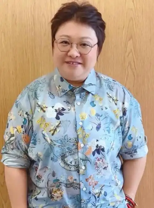 韩红援黑龙江后暴瘦40斤现状,面部明显肿胀,症状疑似糖尿病!