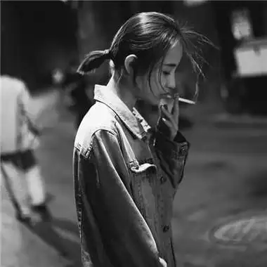 qq黑白女生头像女王范的霸气 越有能力世界就越公平 第3张