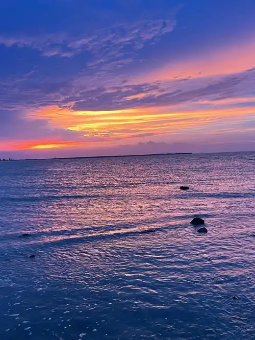 海边巨美的晚霞啊啊