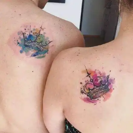 情侣纹在胸部腰部背部都好看的皇冠纹身图案4