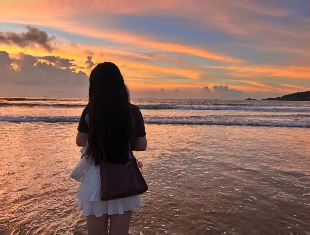 海边背影合集#去看可以治愈一切的大海 #一起看海 #总要去一 - 抖音